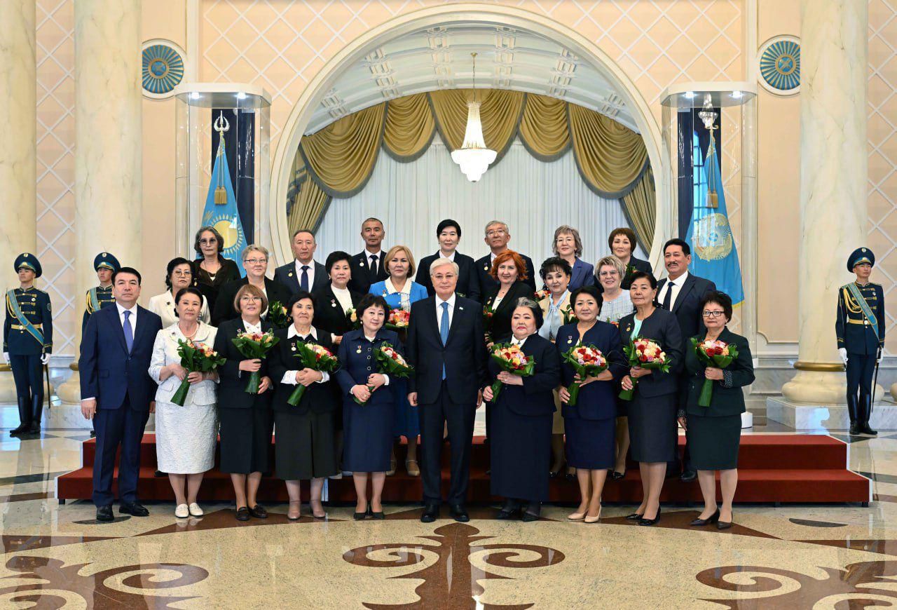 "ҚАЗАҚСТАННЫҢ ЕҢБЕК СІҢІРГЕН ҰСТАЗЫ"